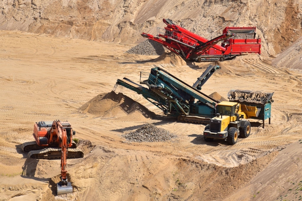 Factors to Consider Before Choosing a Crushing Equipment